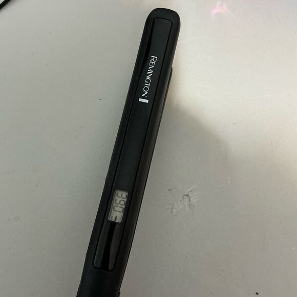 Remington 1 inch flat iron with digital thermometer - Picture 7 of 7